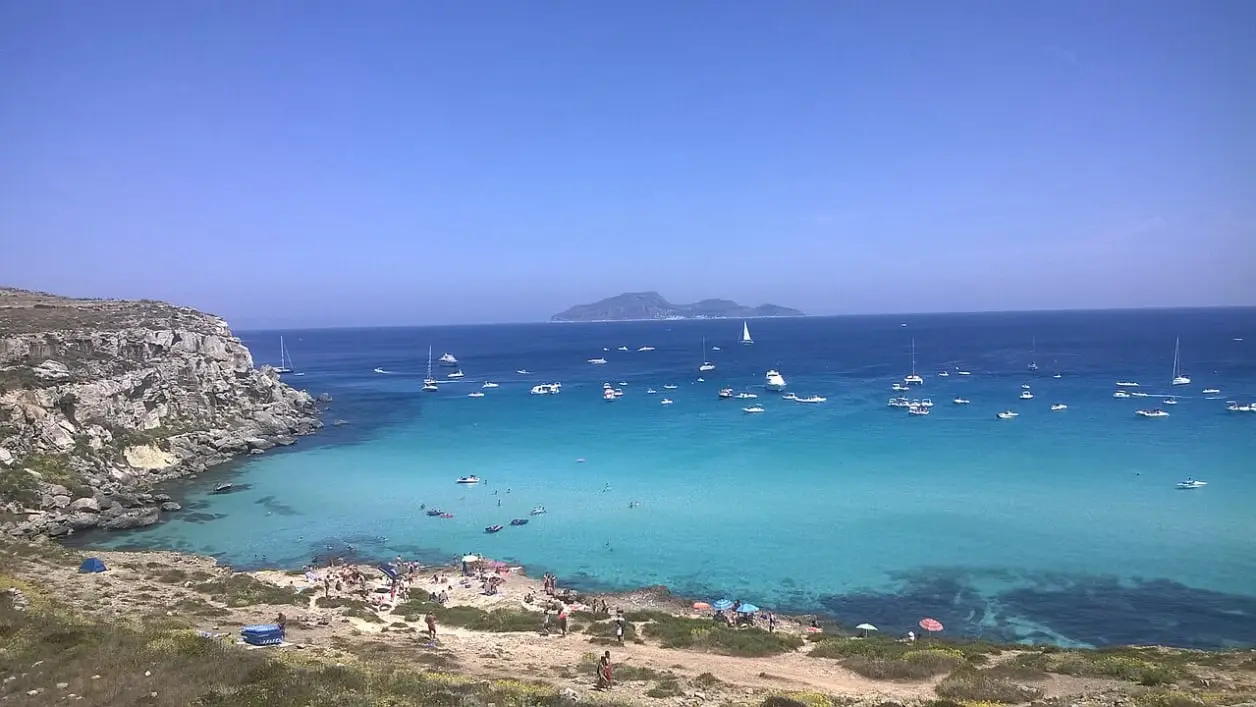 Cala Rossa Favignana acque turchesi
