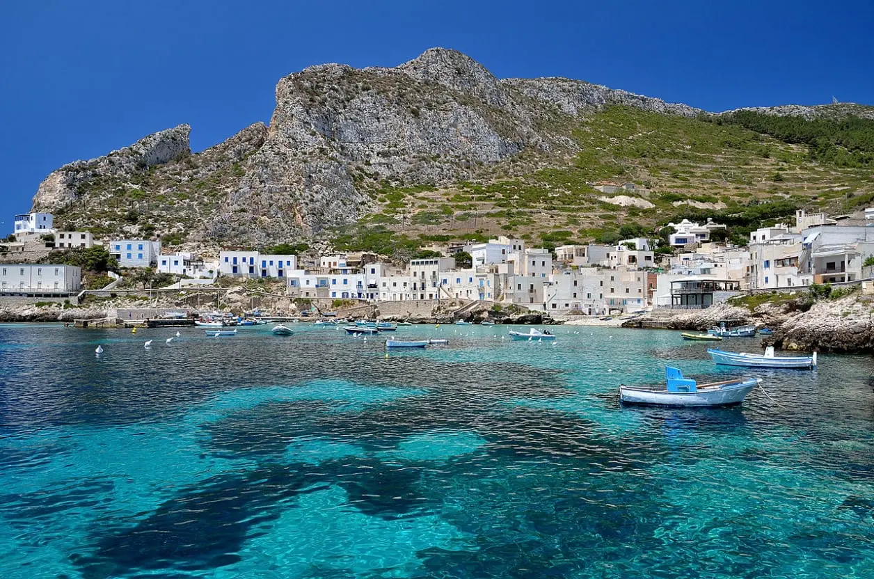 Isola di Levanzo vista mare